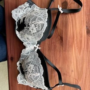 Victoria’s Secret 32C Dream Angels Bra